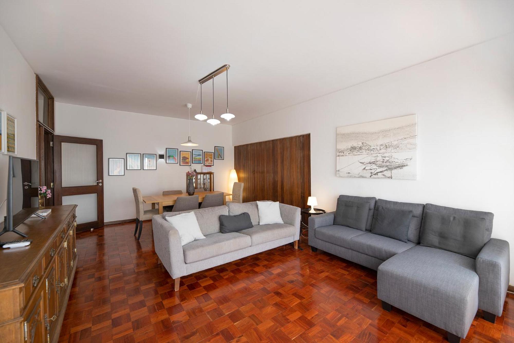 Flh Porto Spacious Apartment With Balcony Buitenkant foto