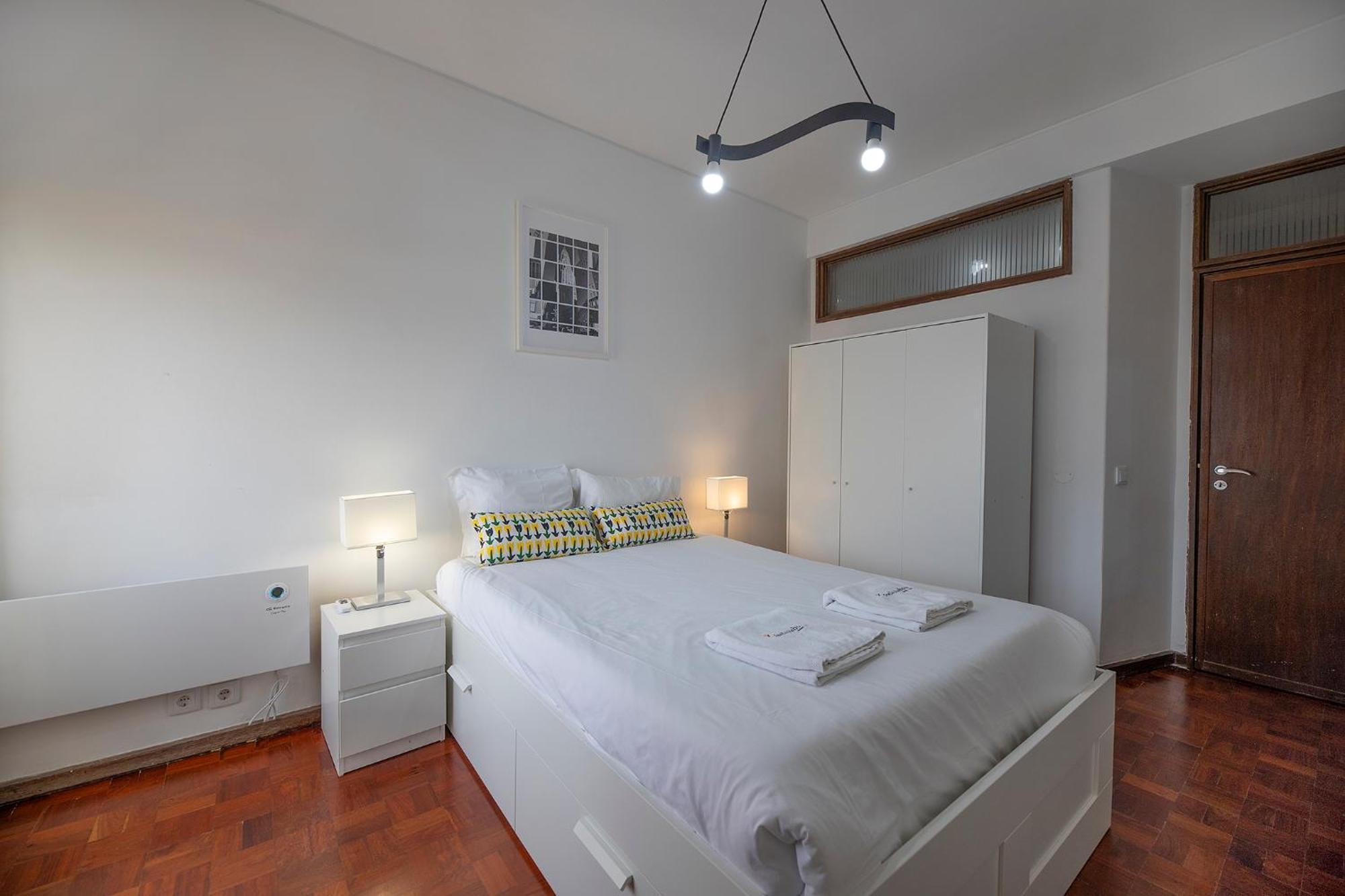Flh Porto Spacious Apartment With Balcony Buitenkant foto